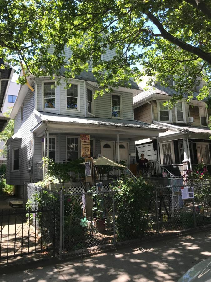 Classical American Homestay House Нью-Йорк Экстерьер фото